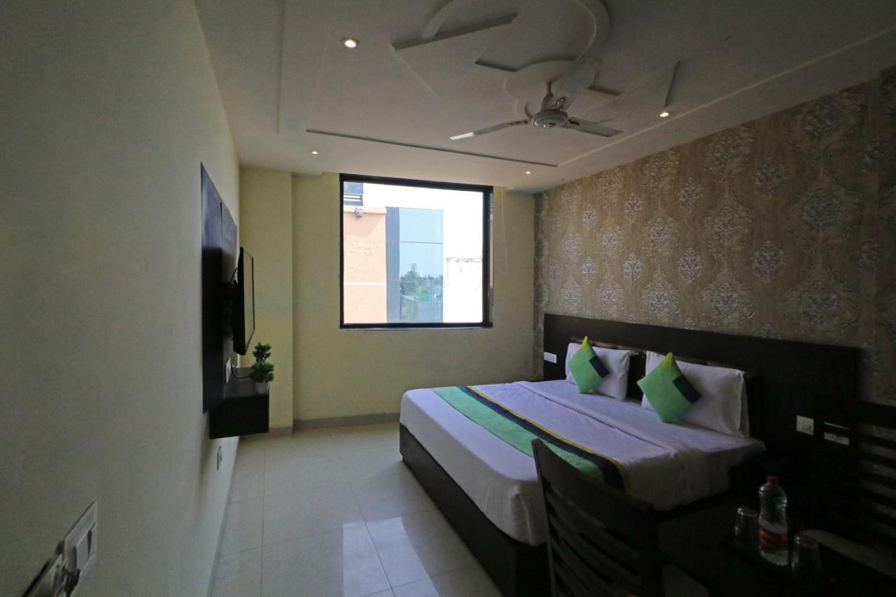 Paragon Suites