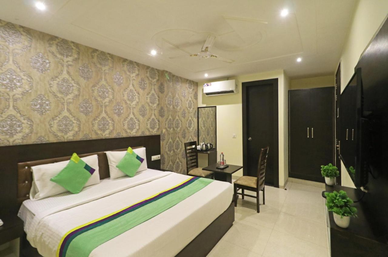Paragon Suites Hotel 3*