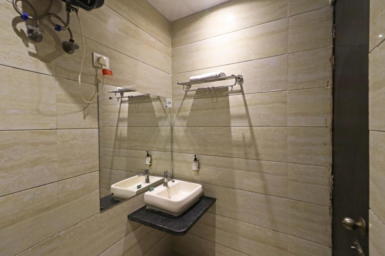 Paragon Suites 3*